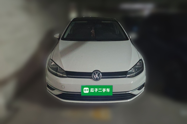 Volkswagen Golf 2020 car image #3