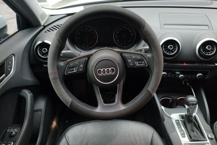 Audi A3 2019 immagine di auto #12