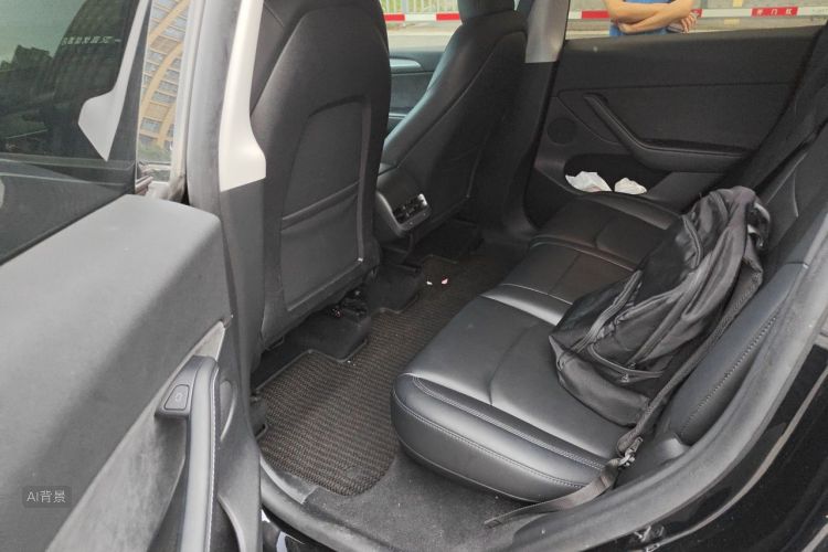 Tesla Model Y 2023 car image #19