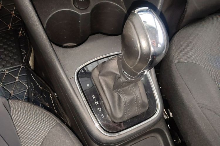 Volkswagen Polo 2018 car image #18