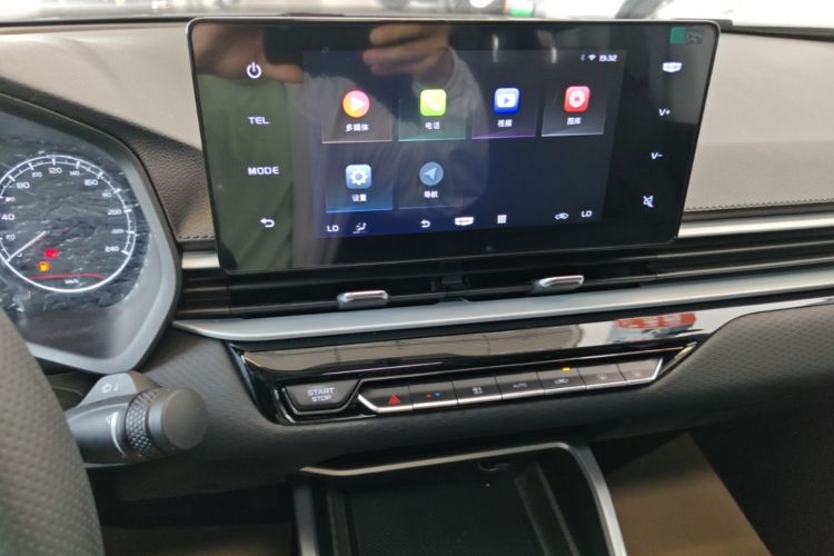 GEELY Emgrand 2025 image de voiture #13