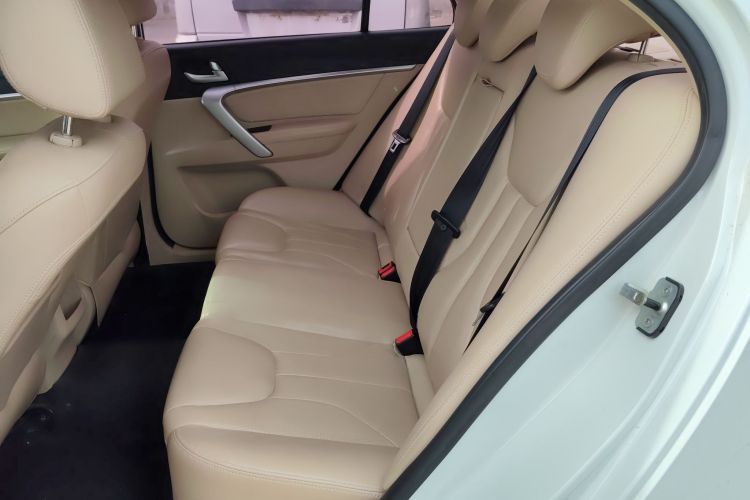 GEELY Emgrand 2017 immagine di auto #17