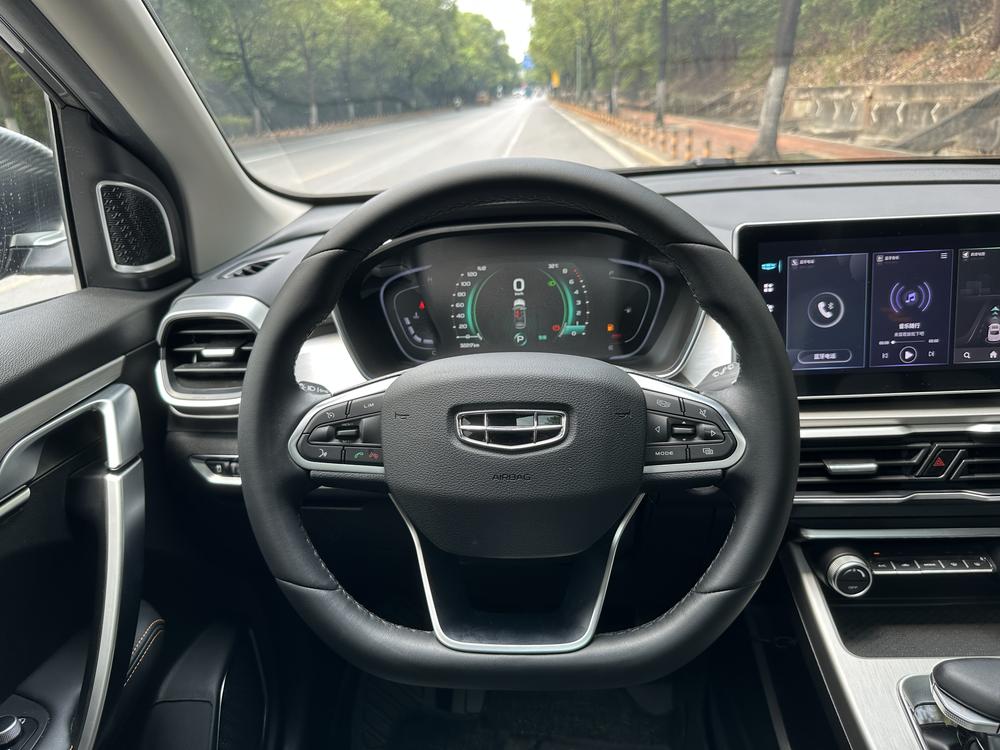 GEELY Coolray 2023 #15 GEELY Coolray 2023 car image #15