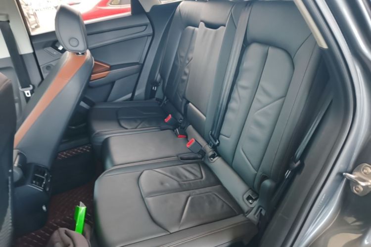Audi Q3 2020 car image #17
