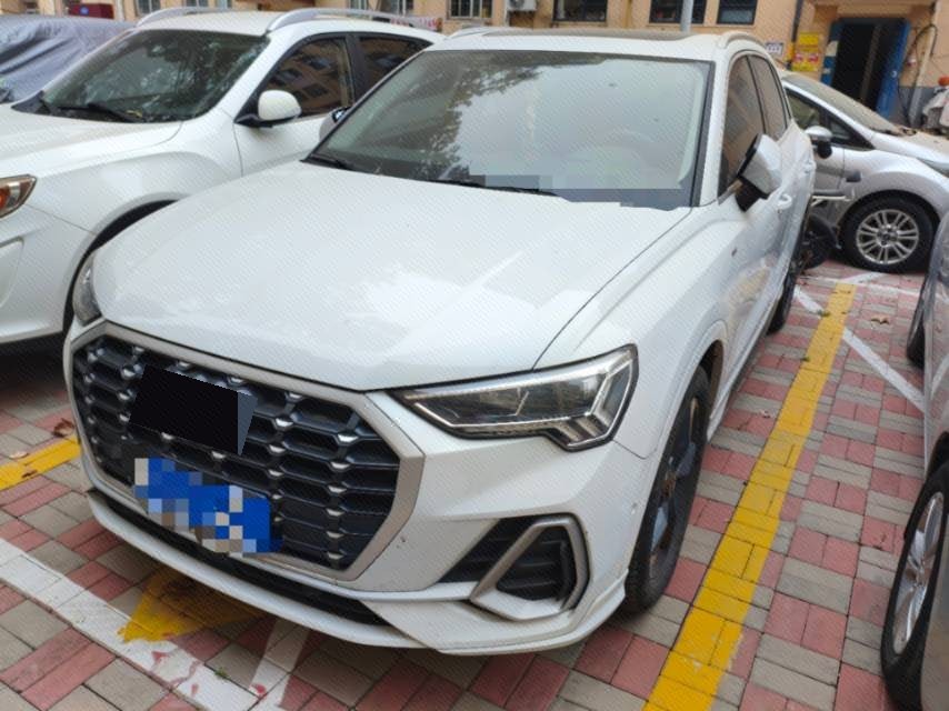 2022 immagine di auto 