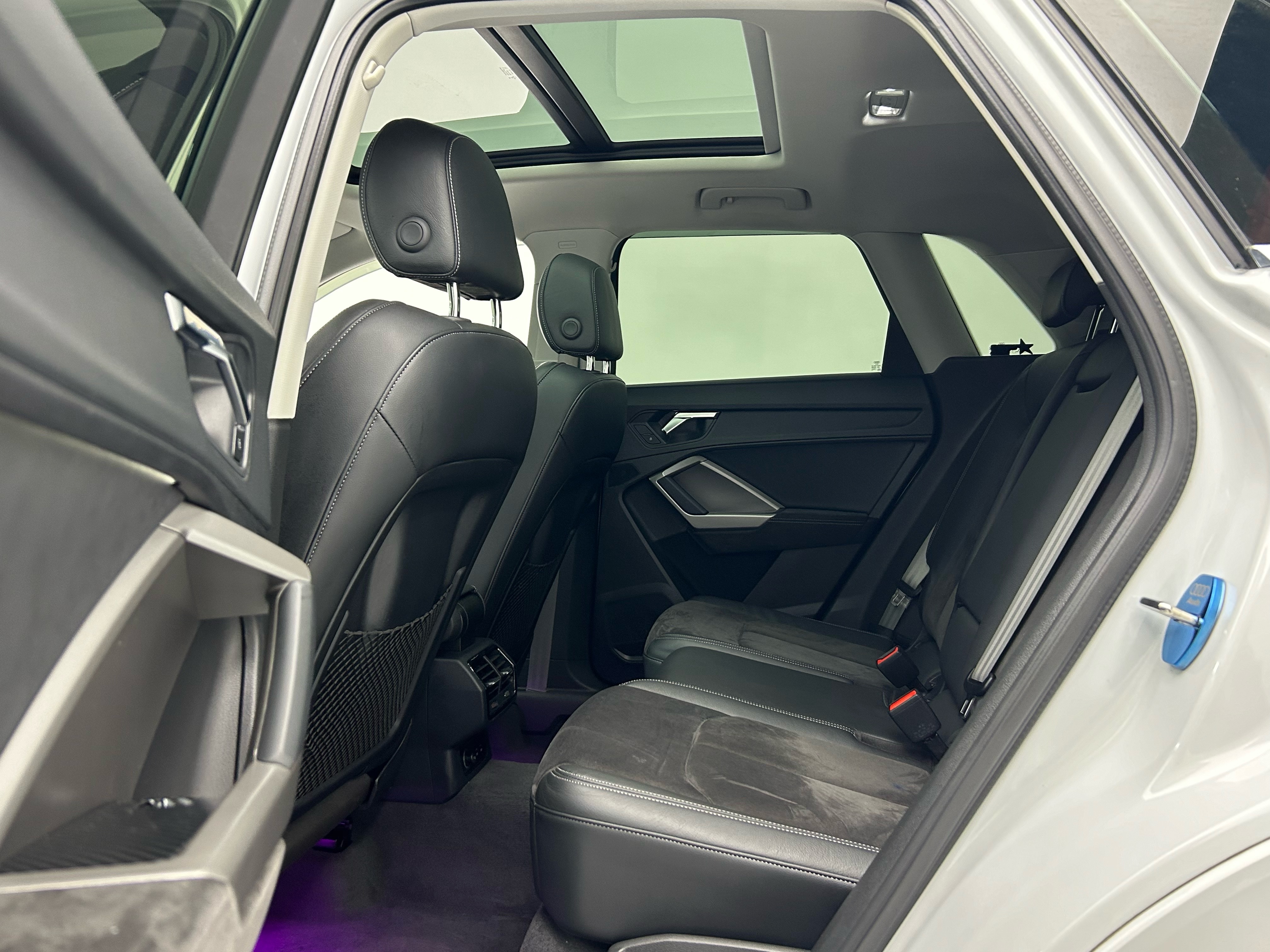 Audi Q3 2020 car image #6