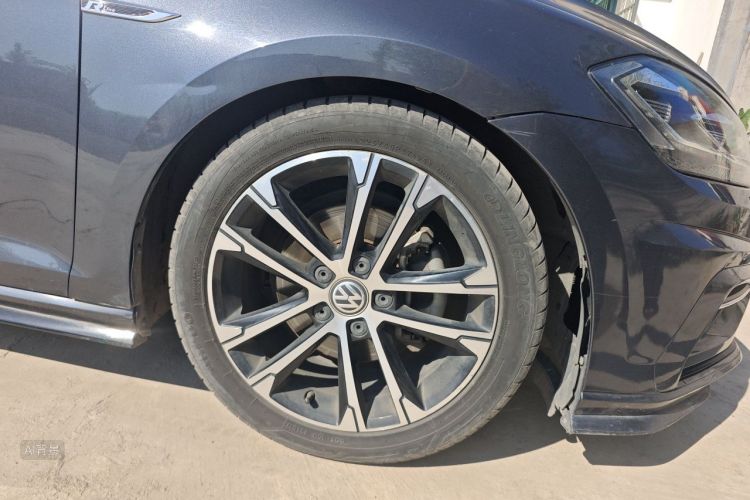 Volkswagen Golf 2020 car image #9