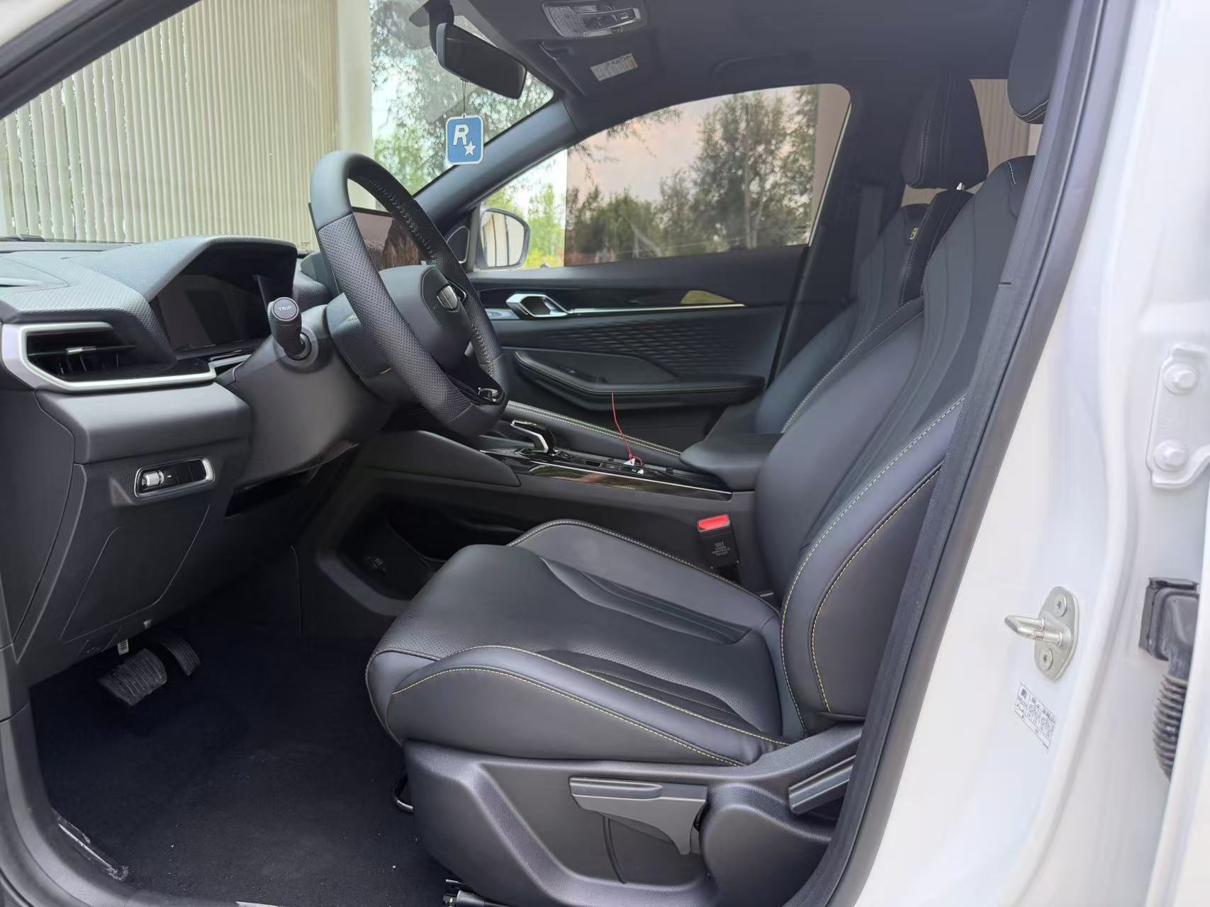 GEELY Coolray 2025 #6 GEELY Coolray 2025 image de voiture #6