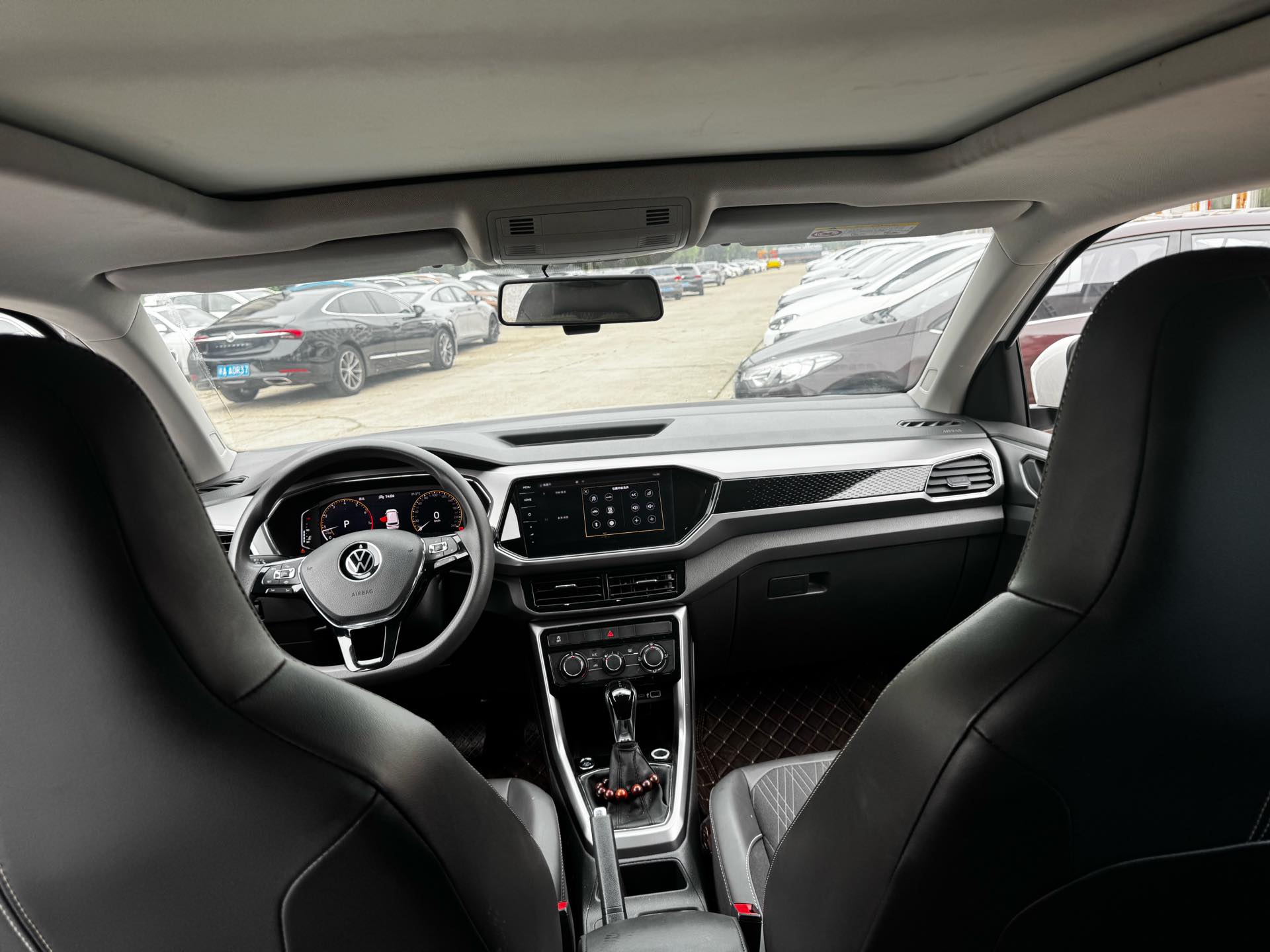 Volkswagen T-Cross 2022 car image #6