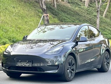 Tesla Model Y 2024 汽车图片 
