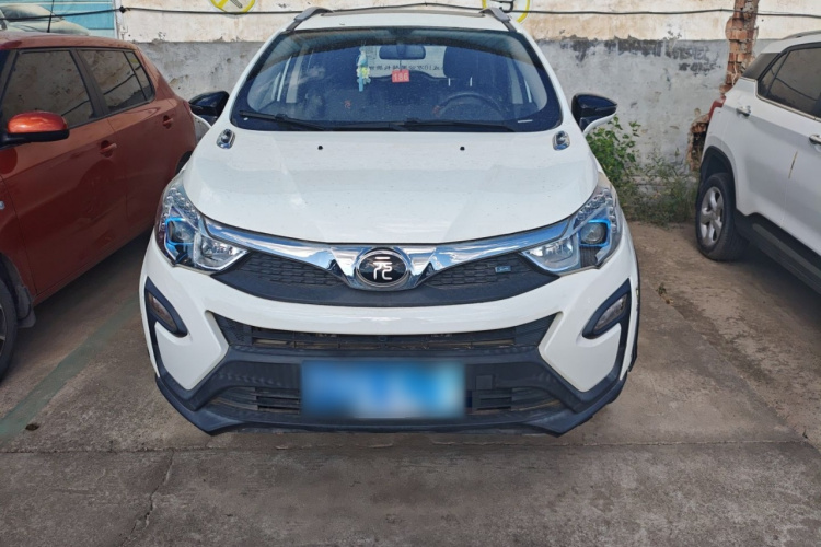 BYD Yuan 2017 #4 BYD Yuan 2017 car image #4