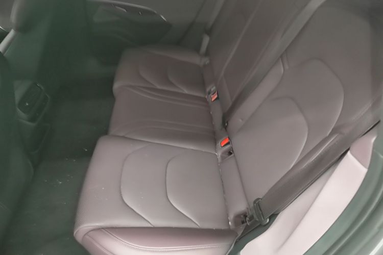 MI SU7 2024 immagine di auto #17