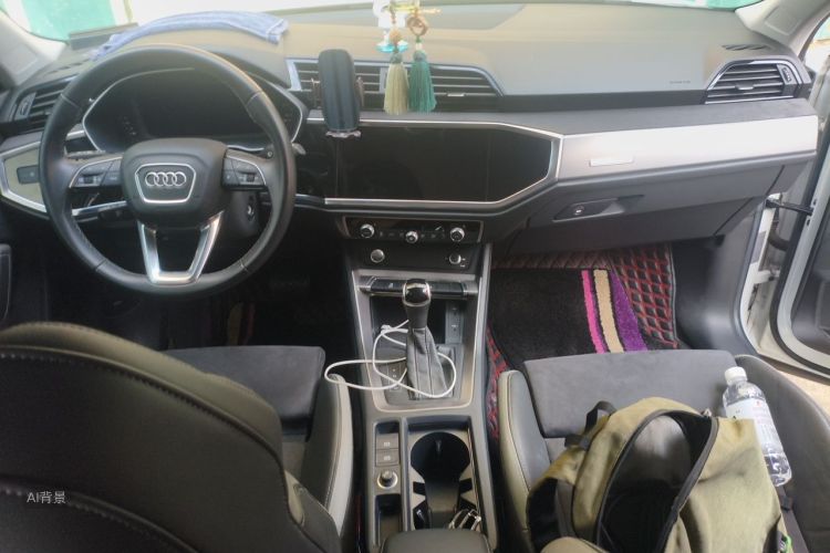 Audi Q3 2022 car image #11