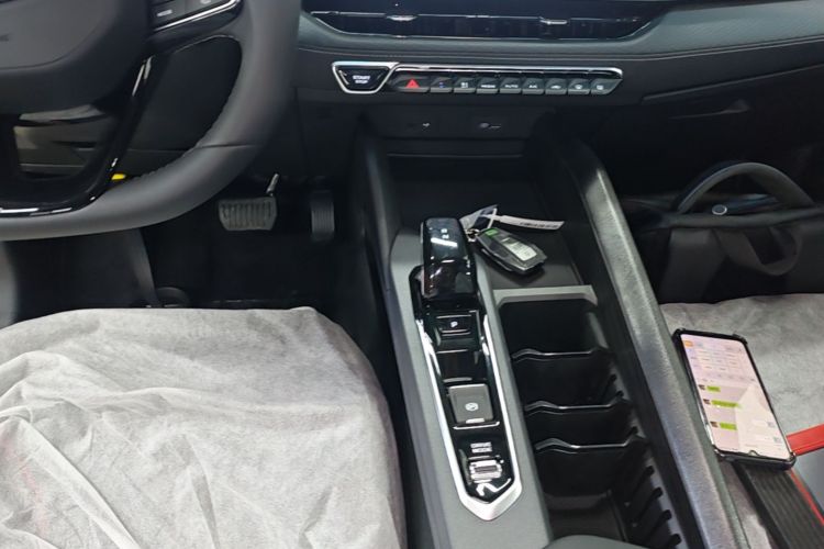 GEELY Binray 2026 imagen de coche #14