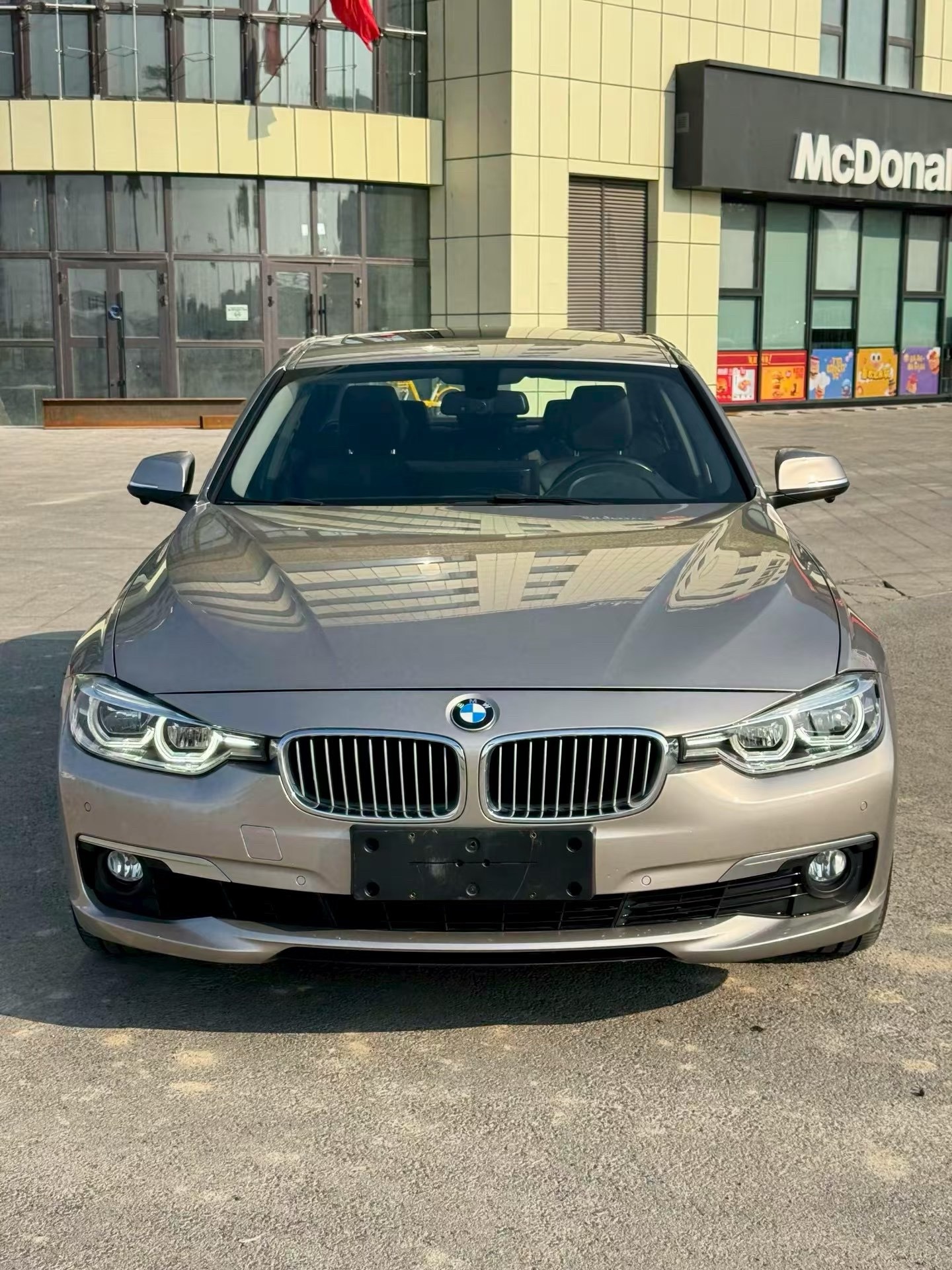 BMW 3 Series 2019 car image #2