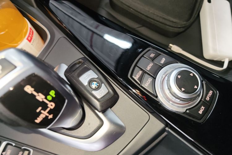 BMW 3 Series 2016 immagine di auto #9