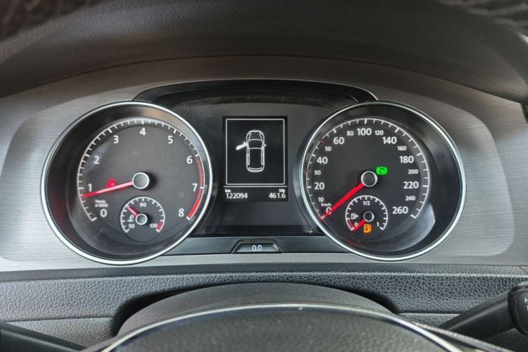 Volkswagen Golf 2015 car image #12