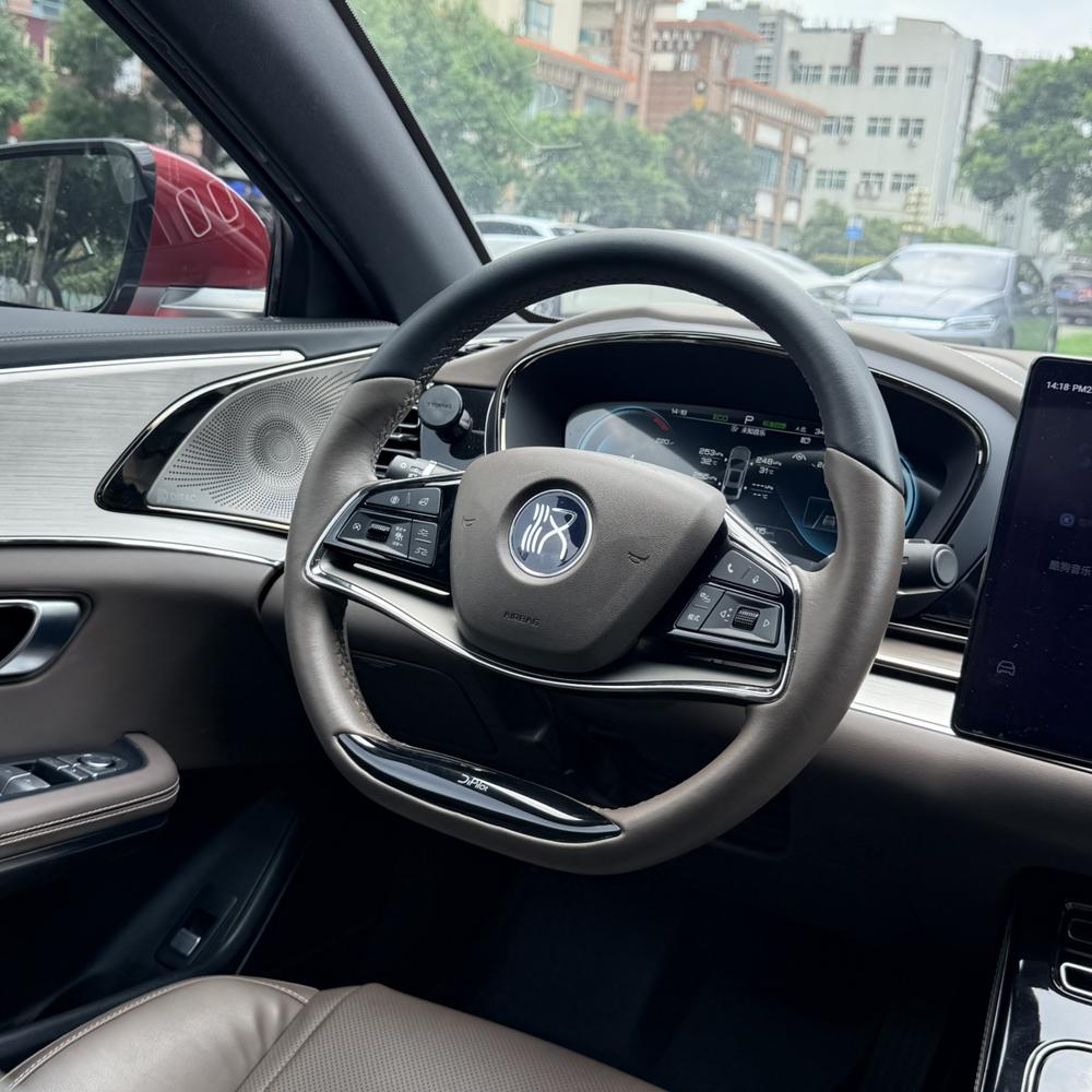 BYD Han 2022 immagine di auto #15