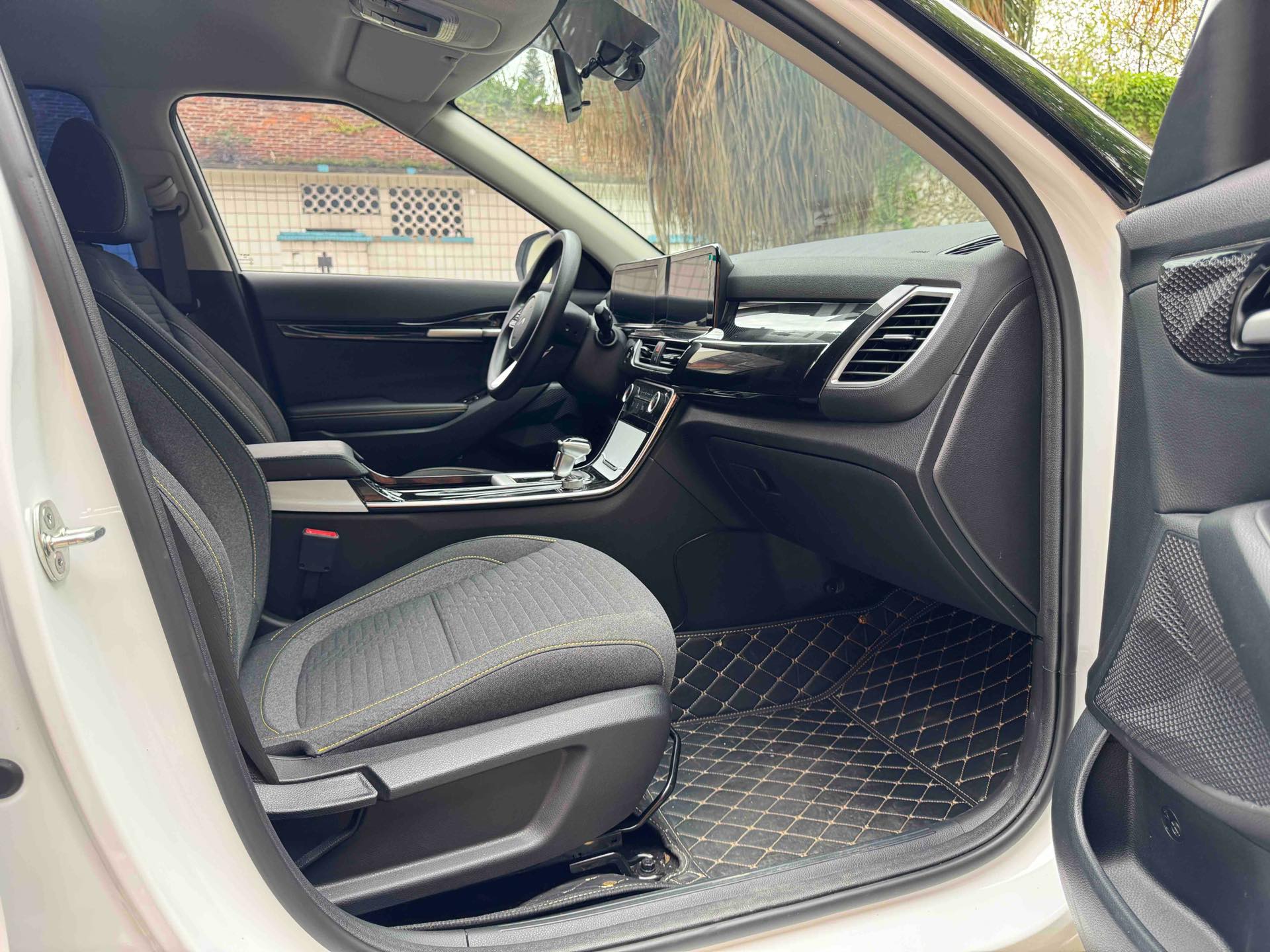 Kia Seltos 2025 car image #12