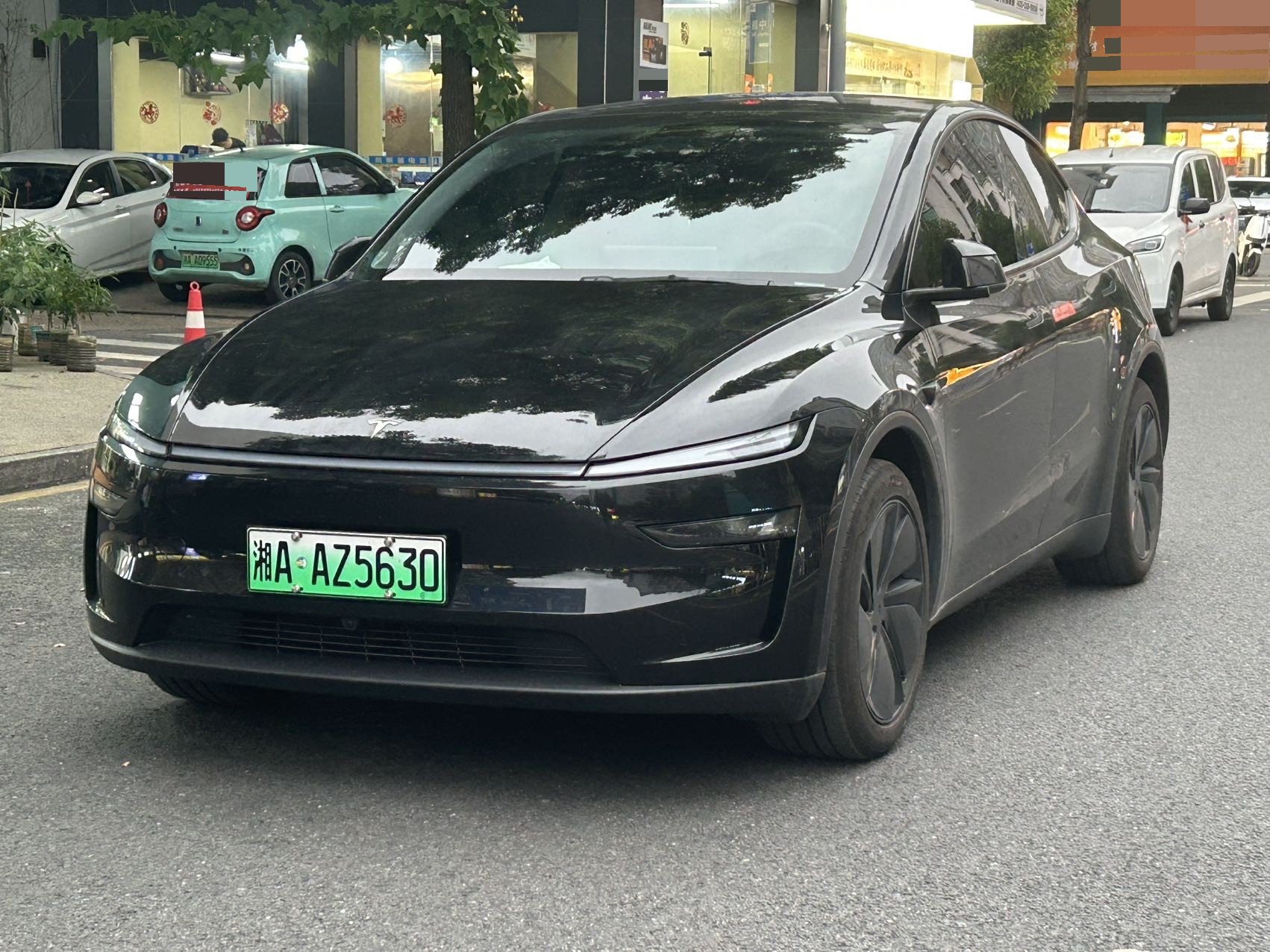 Tesla Model Y 2025 car image 