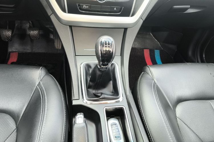 GEELY Emgrand 2016 #18 GEELY Emgrand 2016 car image #18