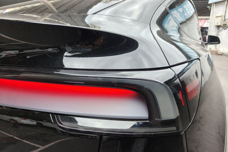 Tesla Model Y 2026 #8 Tesla Model Y 2026 car image #8