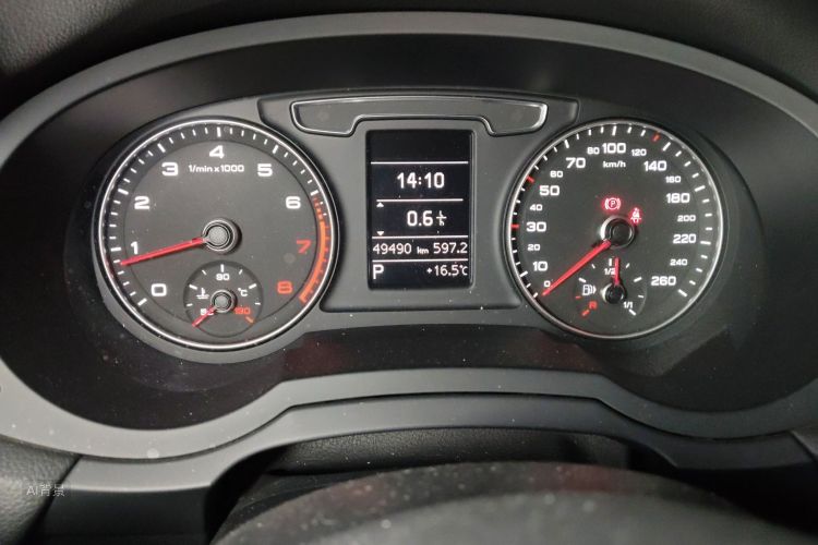 Audi Q3 2017 immagine di auto #14