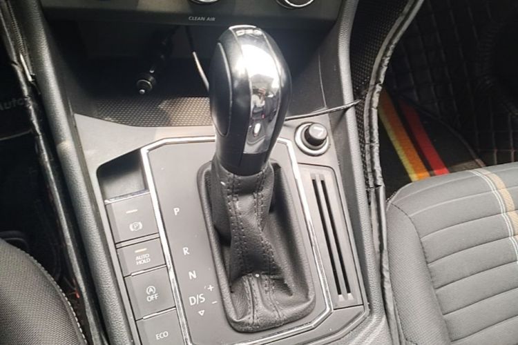 Volkswagen Lavida 2019 car image #16