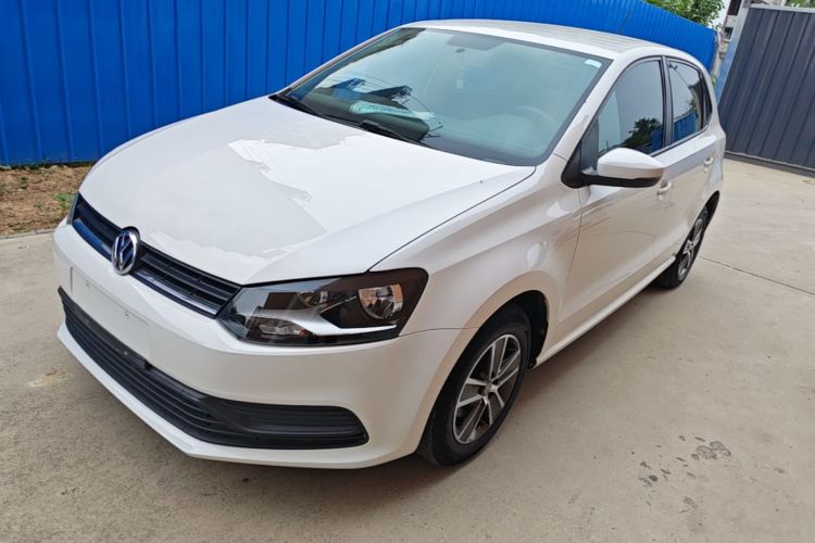 Volkswagen Polo 2016 car image #2
