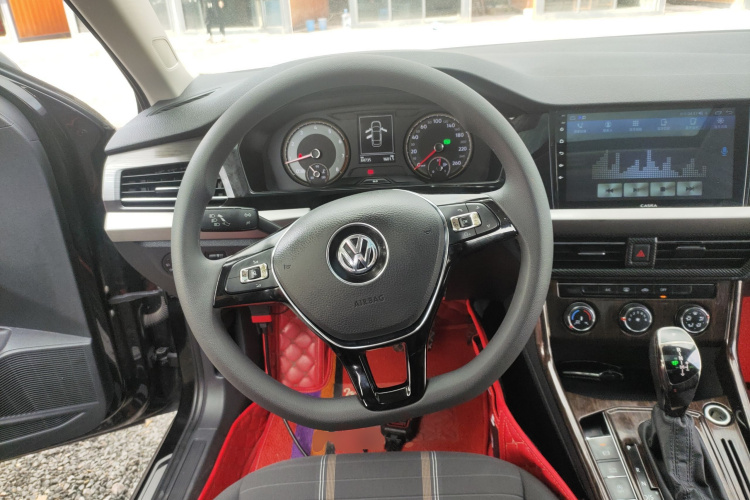 Volkswagen Lavida 2019 car image #11
