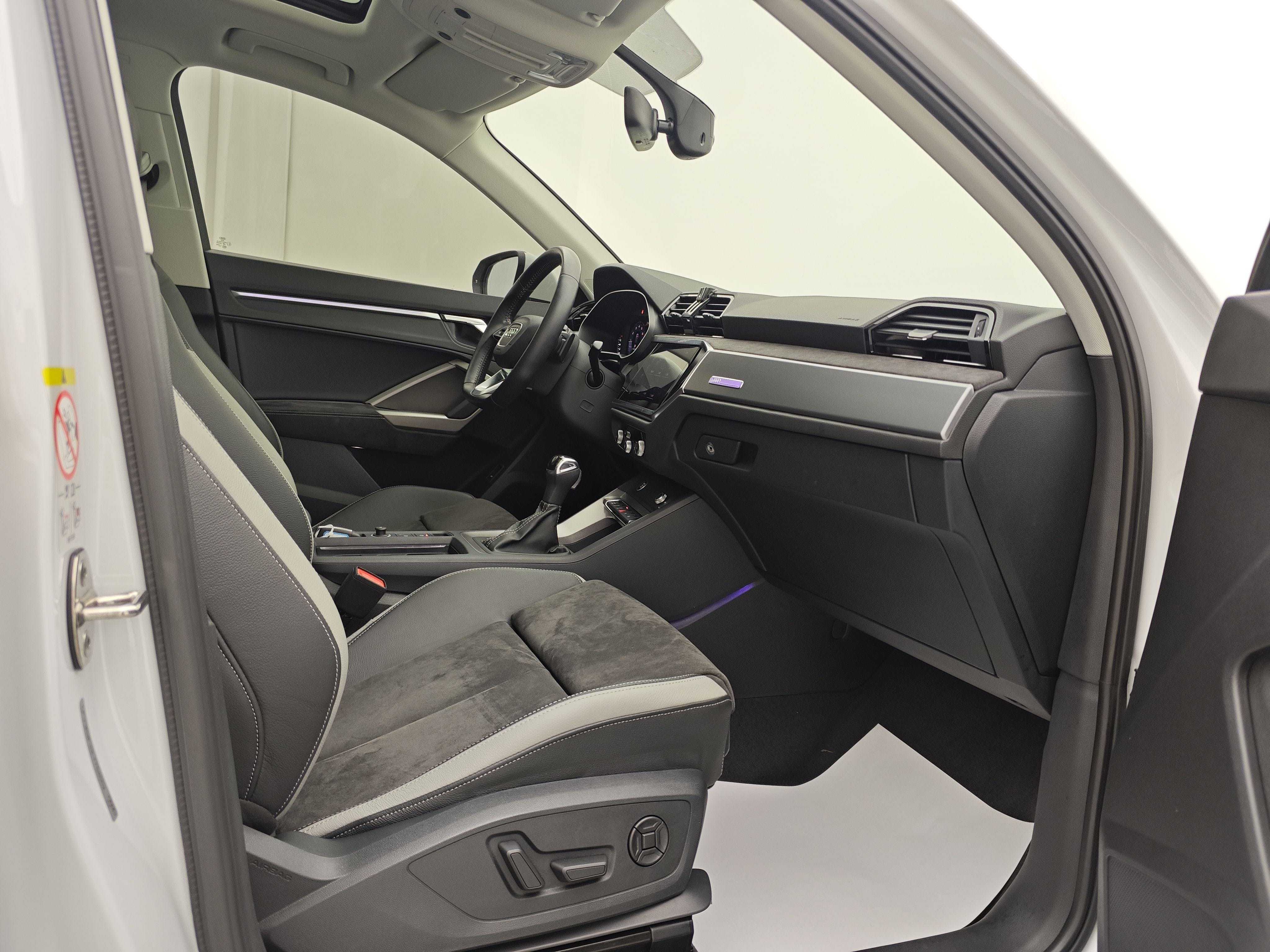 Audi Q3 2021 imagen de coche #10
