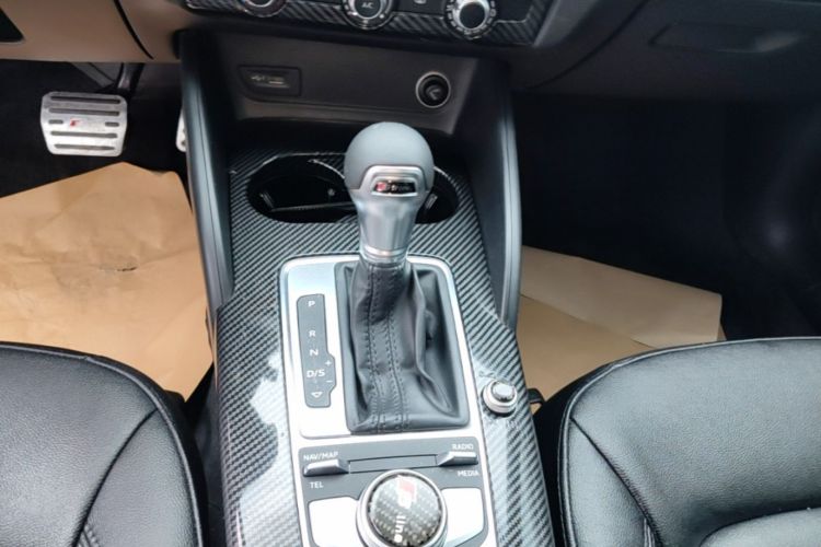 Audi A3 2019 car image #19