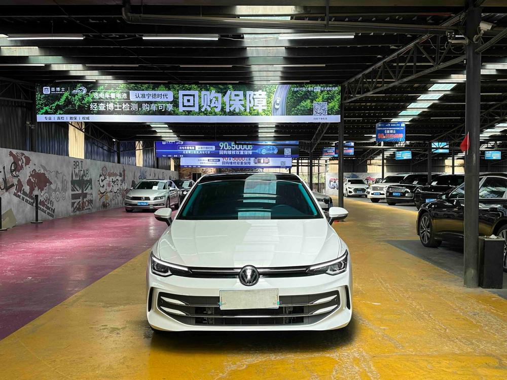 Volkswagen Golf 2026 #2 Volkswagen Golf 2026 صورة سيارة #2
