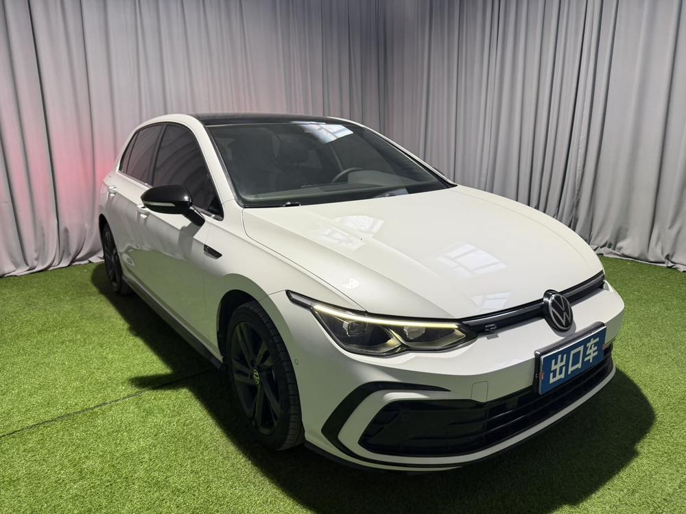 Volkswagen Golf 2022 car image #3