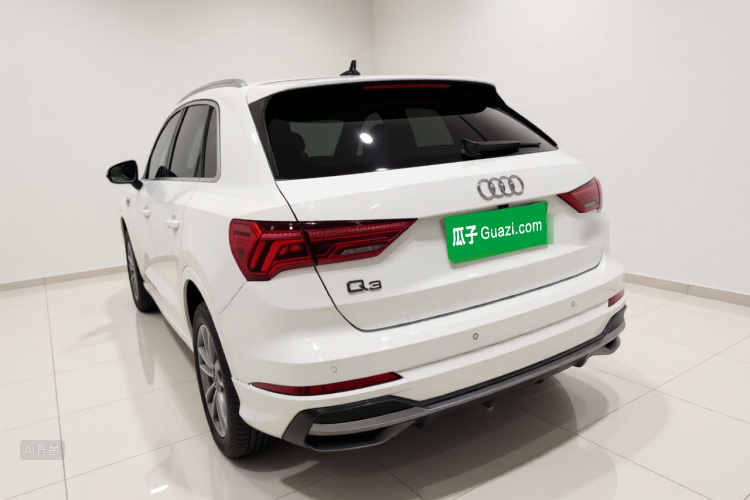 Audi Q3 2020 car image #5