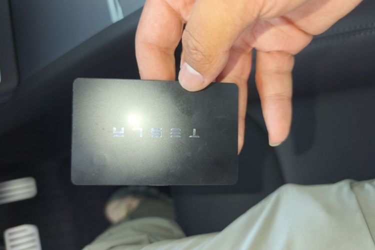 Tesla Model Y 2025 car image #9