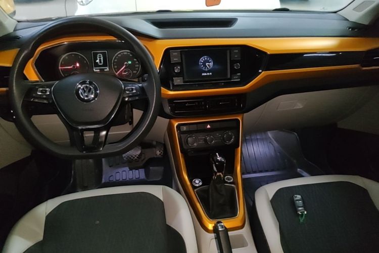 Volkswagen T-Cross 2019 #17 Volkswagen T-Cross 2019 car image #17