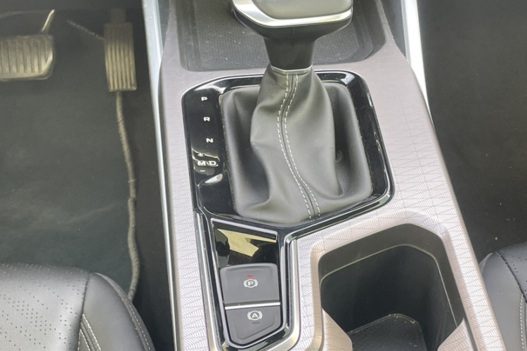 GEELY Emgrand 2022 #12 GEELY Emgrand 2022 car image #12