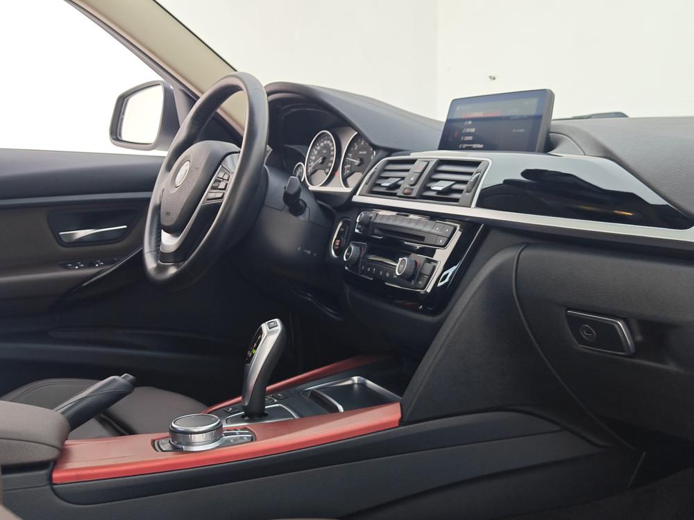 BMW 3 Series 2019 #18 BMW 3 Series 2019 car image #18