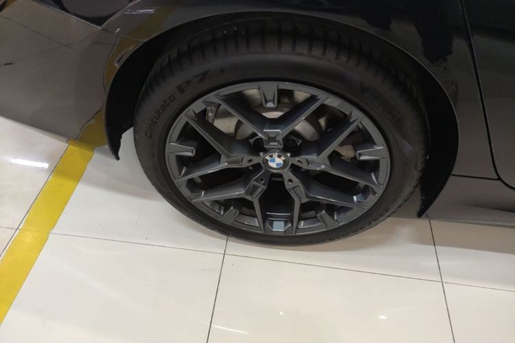 BMW 3 Series 2025 صورة سيارة #10