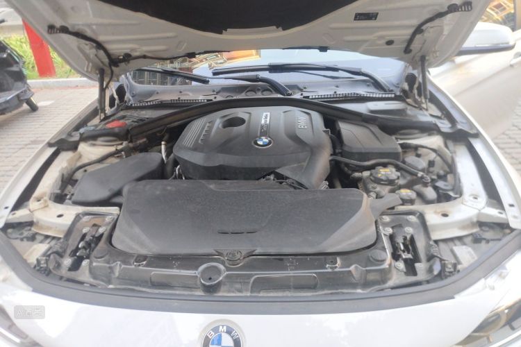 BMW 3 Series 2018 #22 BMW 3 Series 2018 car image #22