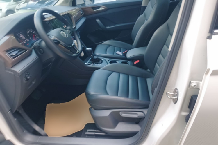 Volkswagen Tharu 2020 car image #19
