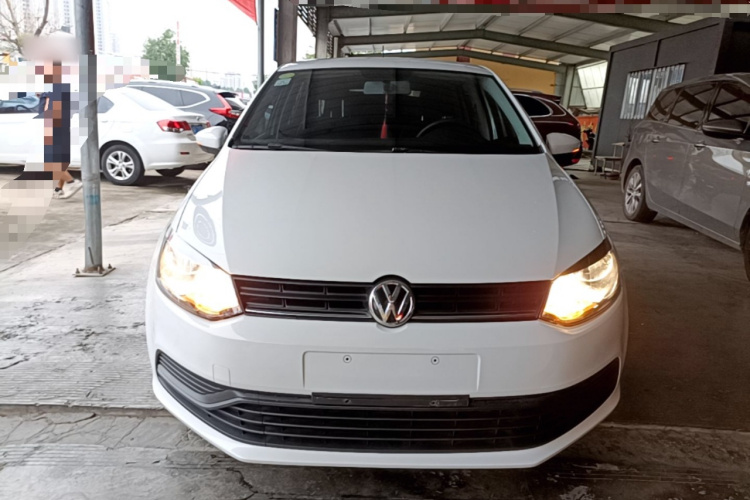 Volkswagen Polo 2018 car image #3