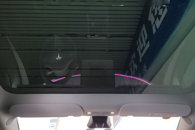 Tesla Model Y 2024 car image #18