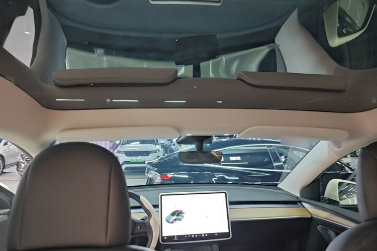 Tesla Model Y 2021 #20 Tesla Model Y 2021 car image #20