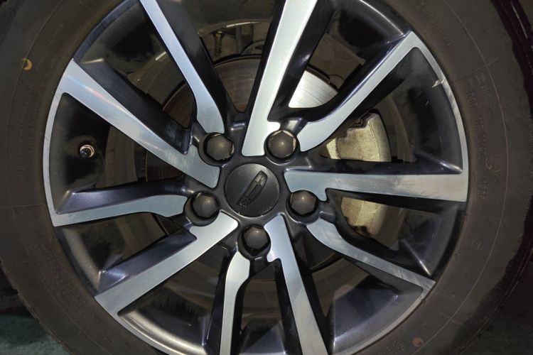 GEELY Emgrand 2019 #9 GEELY Emgrand 2019 car image #9