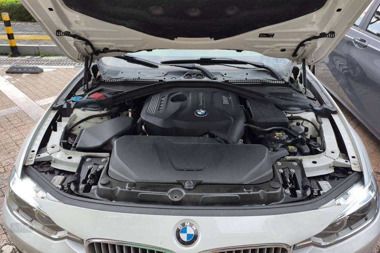 BMW 3 Series 2019 #22 BMW 3 Series 2019 car image #22