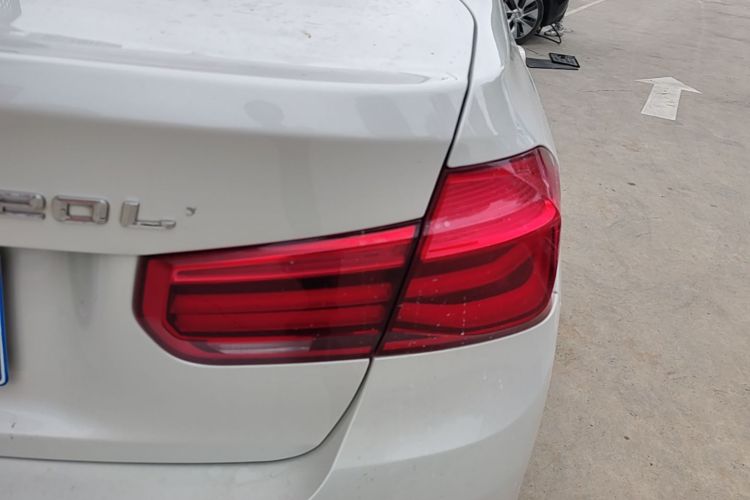 BMW 3 Series 2017 #8 BMW 3 Series 2017 car image #8
