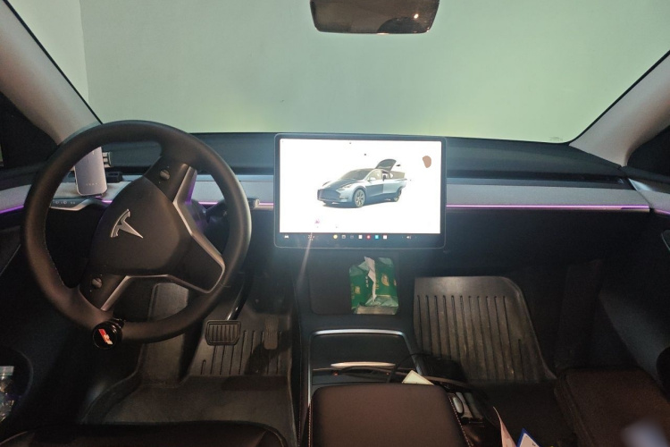 Tesla Model Y 2024 #7 Tesla Model Y 2024 immagine di auto #7