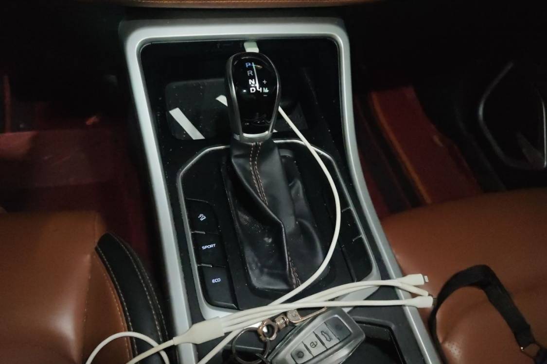 GEELY Vision X6 2020 car image #27
